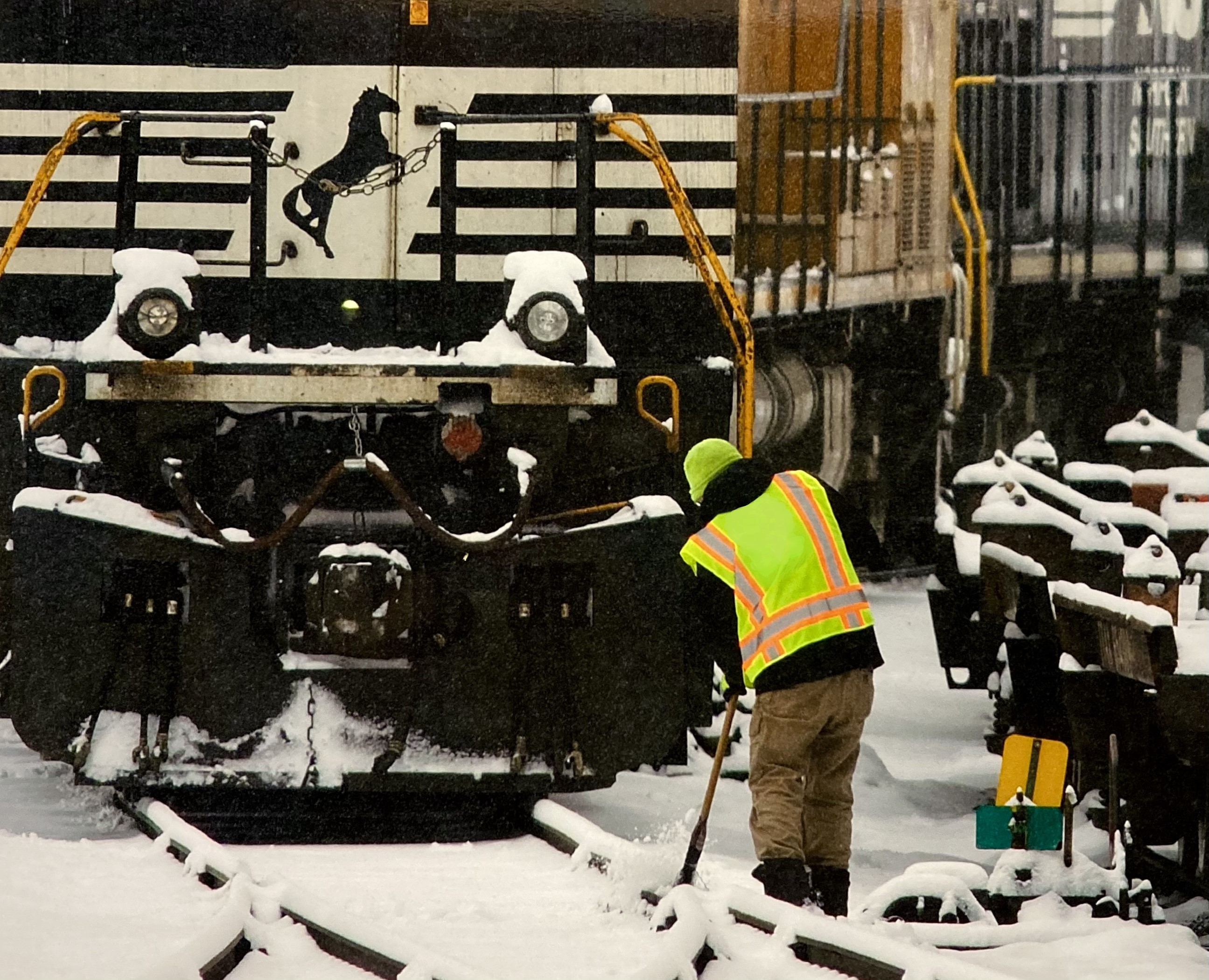 Backer Hotwatt Creates a Resource for Railroad and Rail Transit Heating